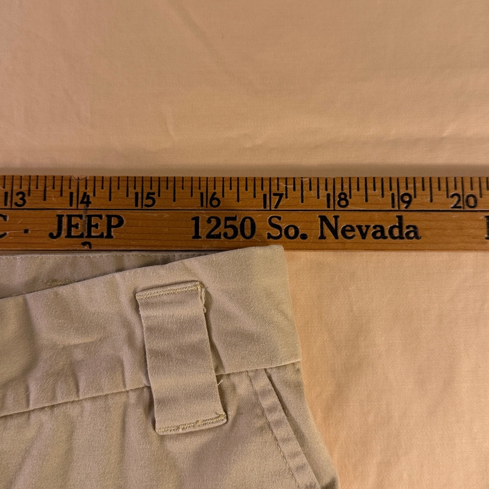 Weatherproof women’s Bermuda shorts, size 12 tan in color - Picture 3 of 7